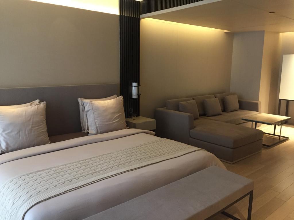Roseate House New Delhi Nova Deli Exterior foto A room at the hotel