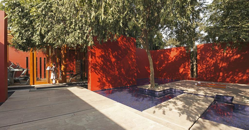 Roseate House New Delhi Nova Deli Exterior foto The courtyard of the museum