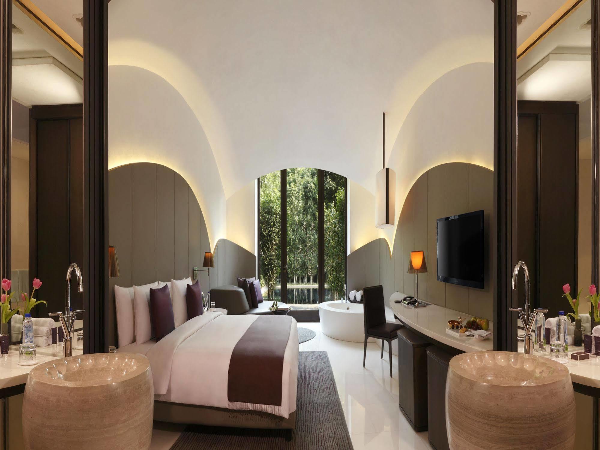 Roseate House New Delhi Nova Deli Exterior foto Deluxe Room